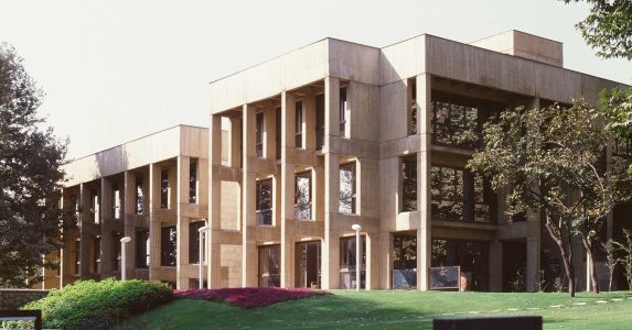 Empress Farah’s Secretariat of Niavaran